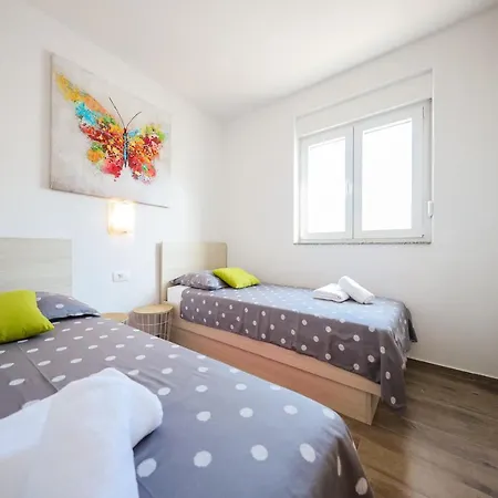 1oak Apartment Vir
