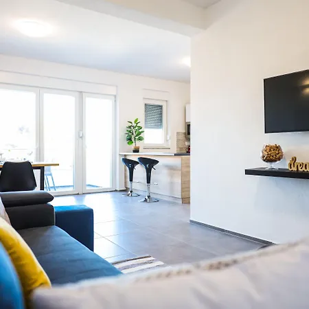 1oak Apartment