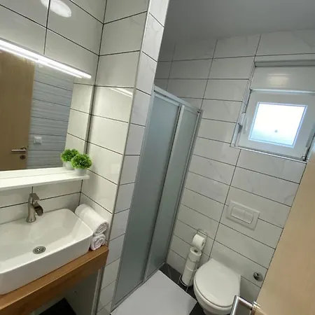 1oak Apartmán Vir